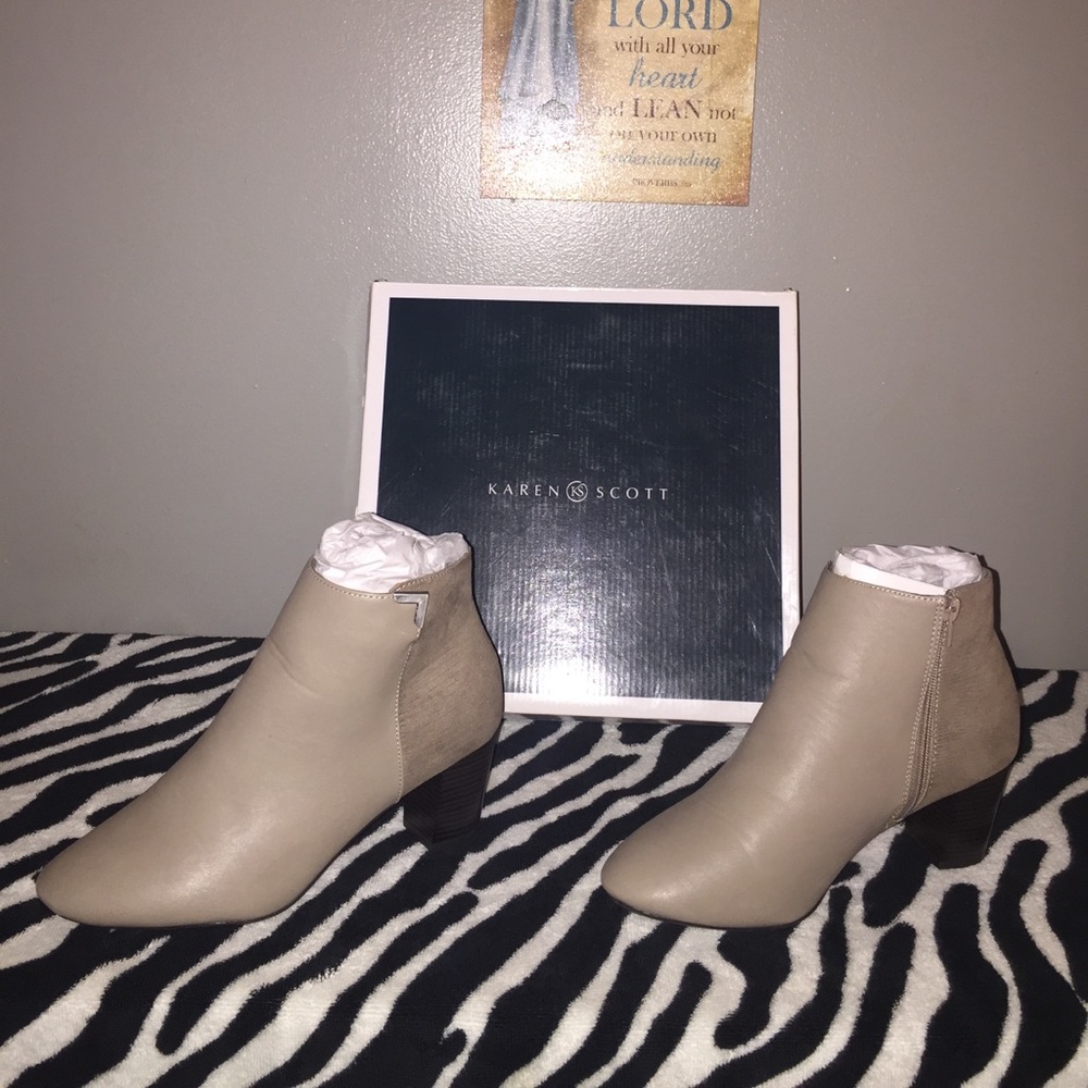 Used shoe boots worn once.